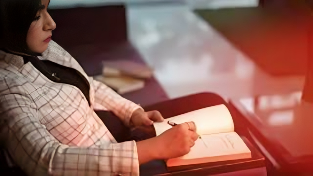 Sfurti Sahare Author